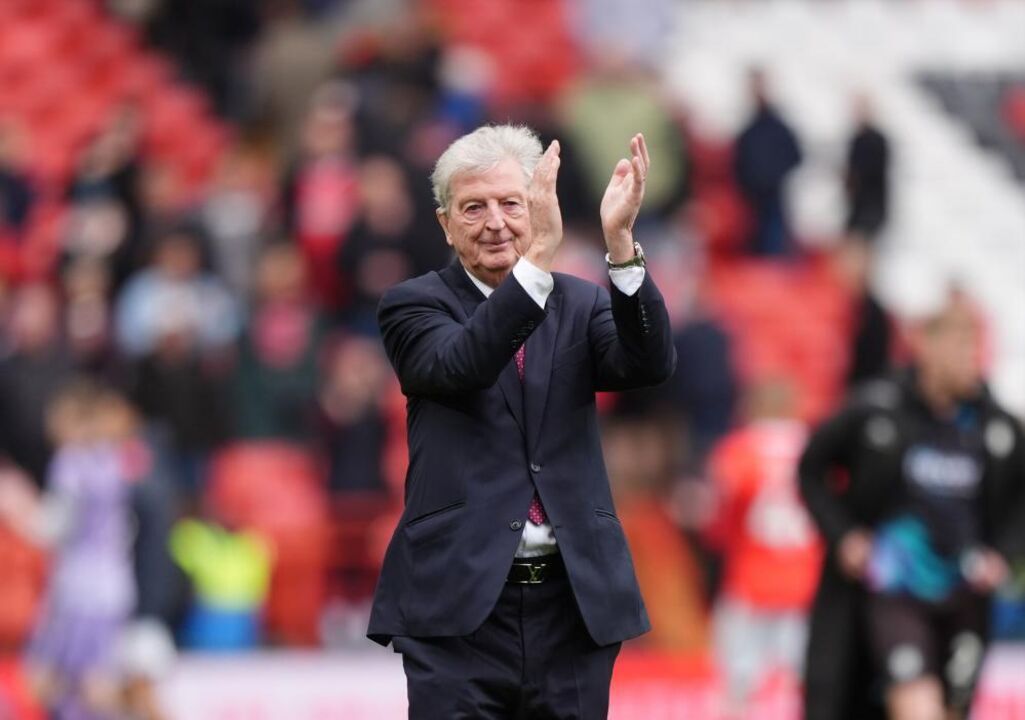 Roy Hodgson vence primeiro jogo no "regresso a casa" ao Bristol City