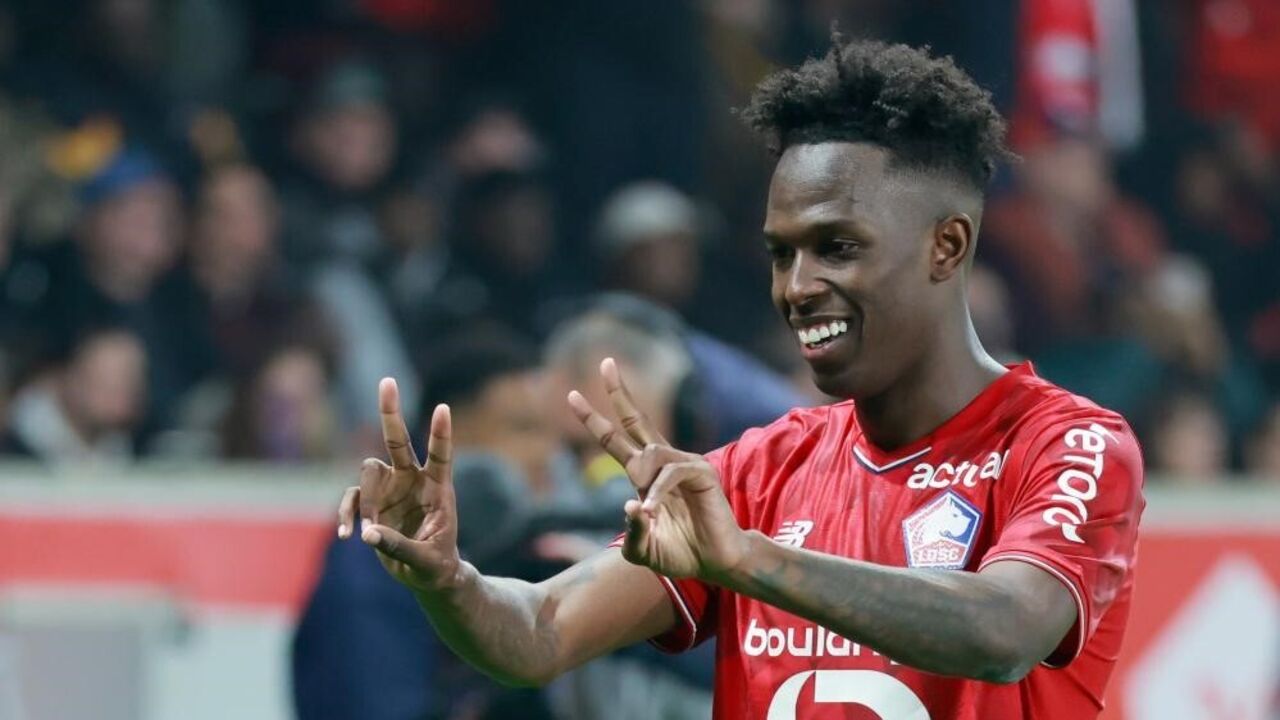 Félix Correia festeja golo na vitória do Lille contra o Lens na Liga francesa.
