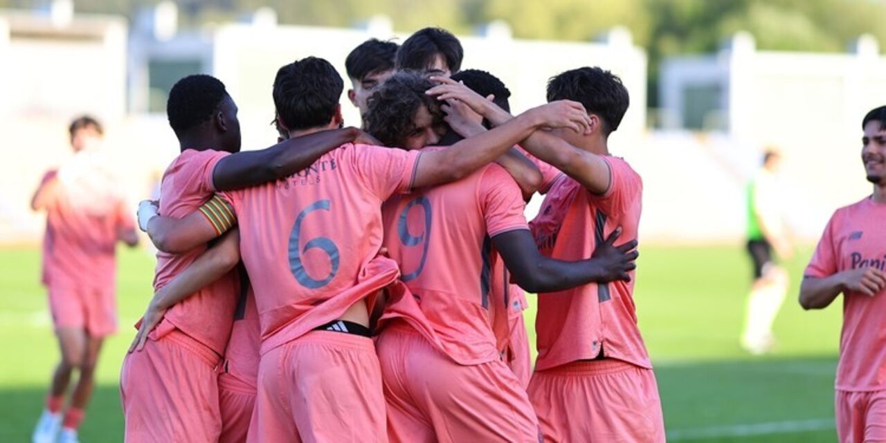 FC Porto goleia Famalicão por 5-1 e reforça liderança no campeonato.
