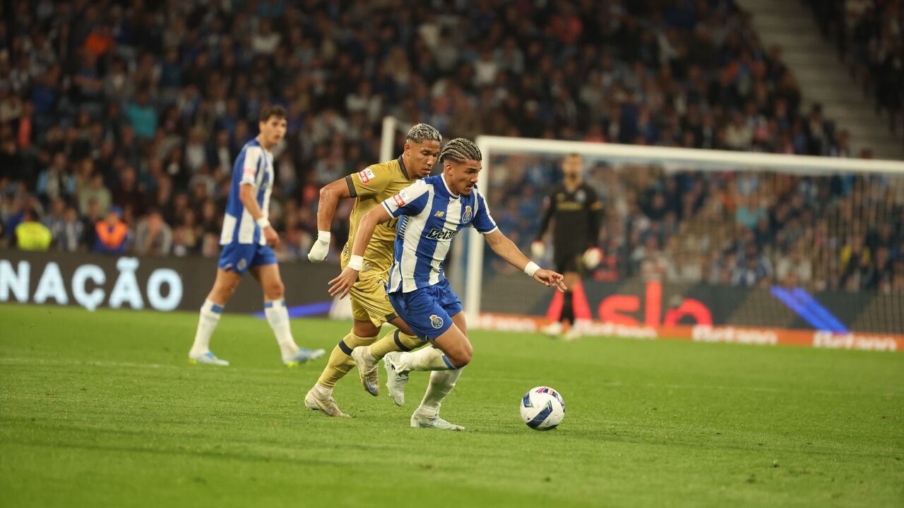 William Gomes joga pelo FC Porto contra o Estoril