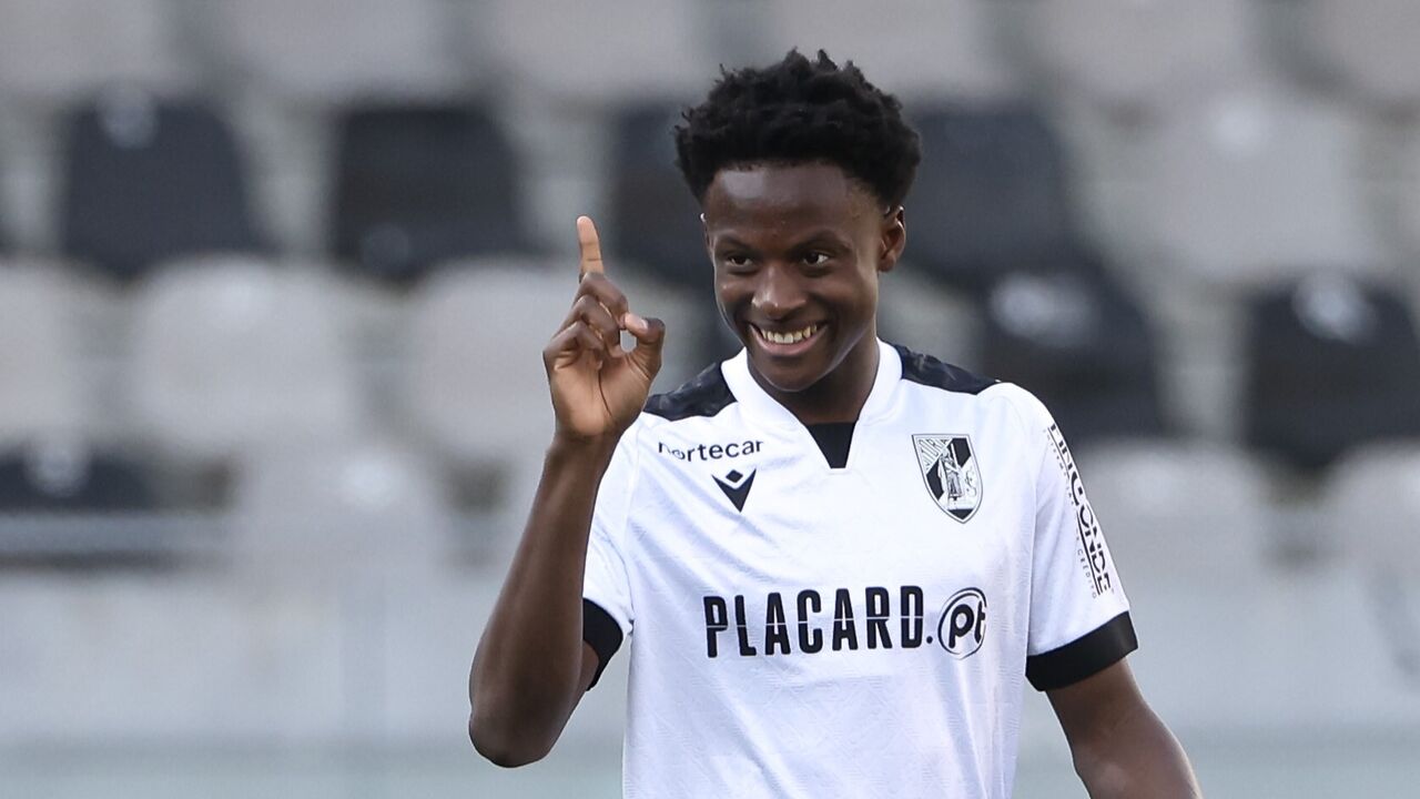 Oumar Camara, extremo francês, fala português e permanece no Minho