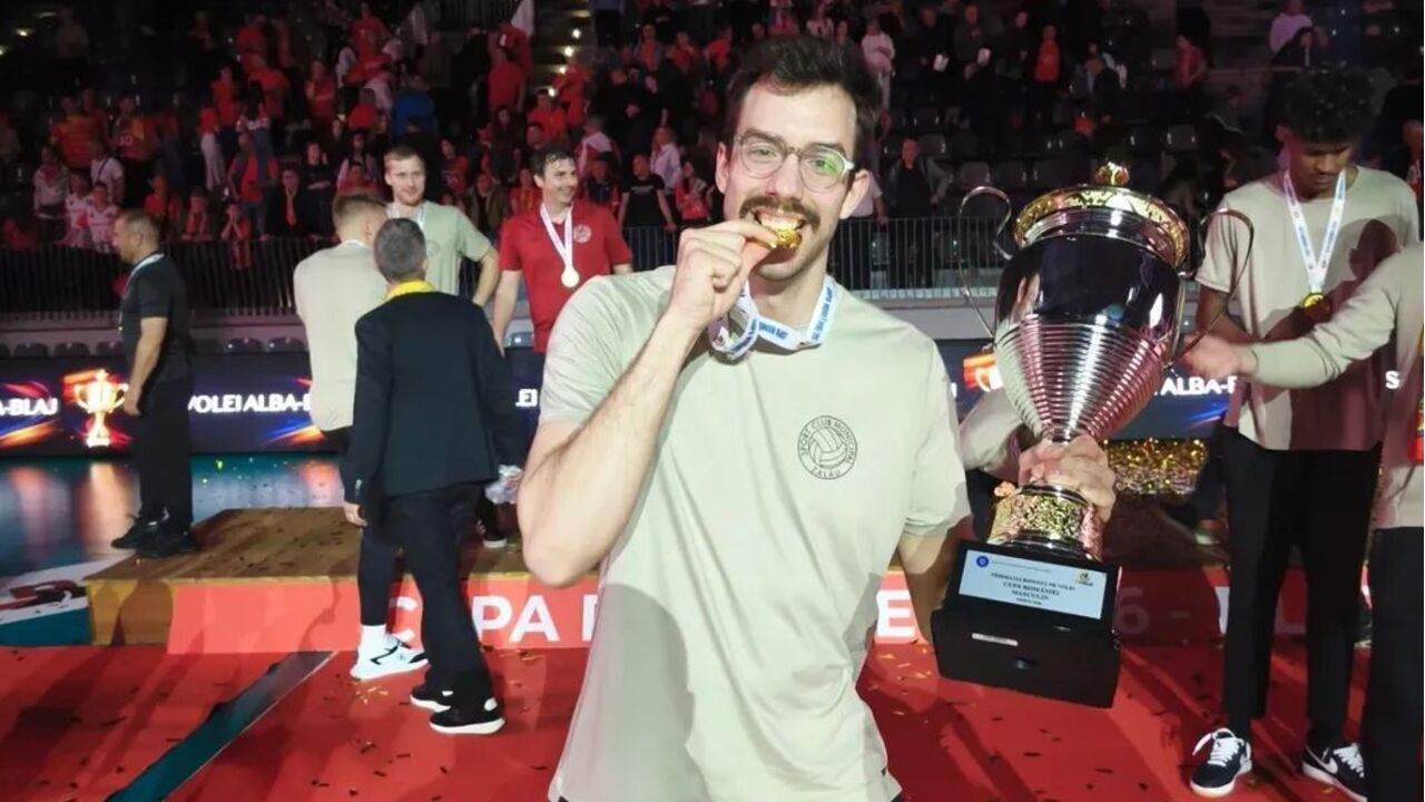 Filip Cveticanin conquista a Taça da Roménia de voleibol com o Zalau