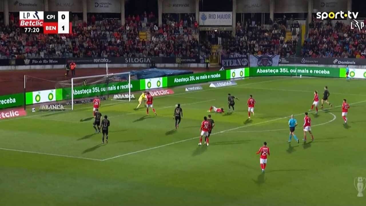 Casa Pia-Benfica: Rafael Brito aproveitou passividade encarnada e marcou assim à antiga equipa