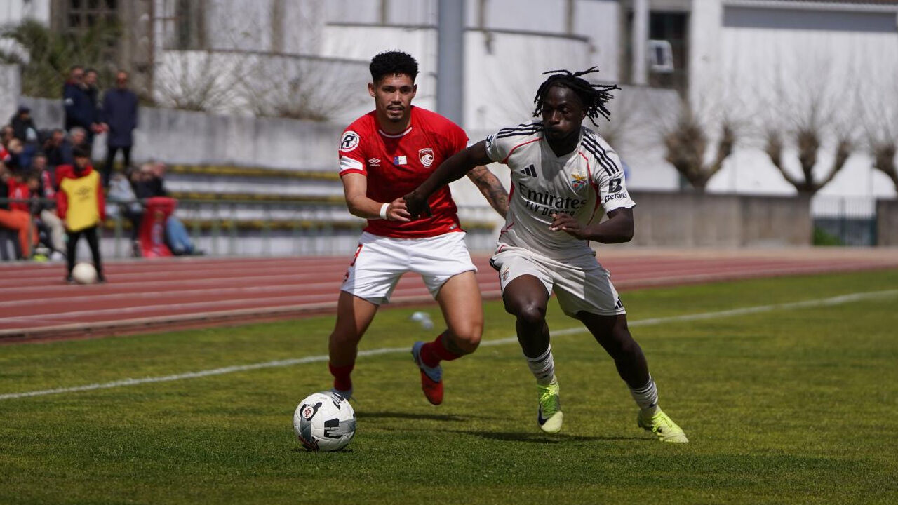 Benfica conquistou três pontos na visita ao Santa Clara 