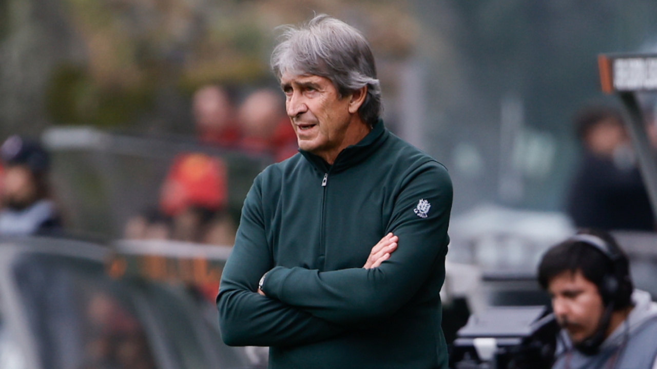 Manuel Pellegrini, treinador do Betis, durante o jogo com o Sp. Braga, na Pedreira