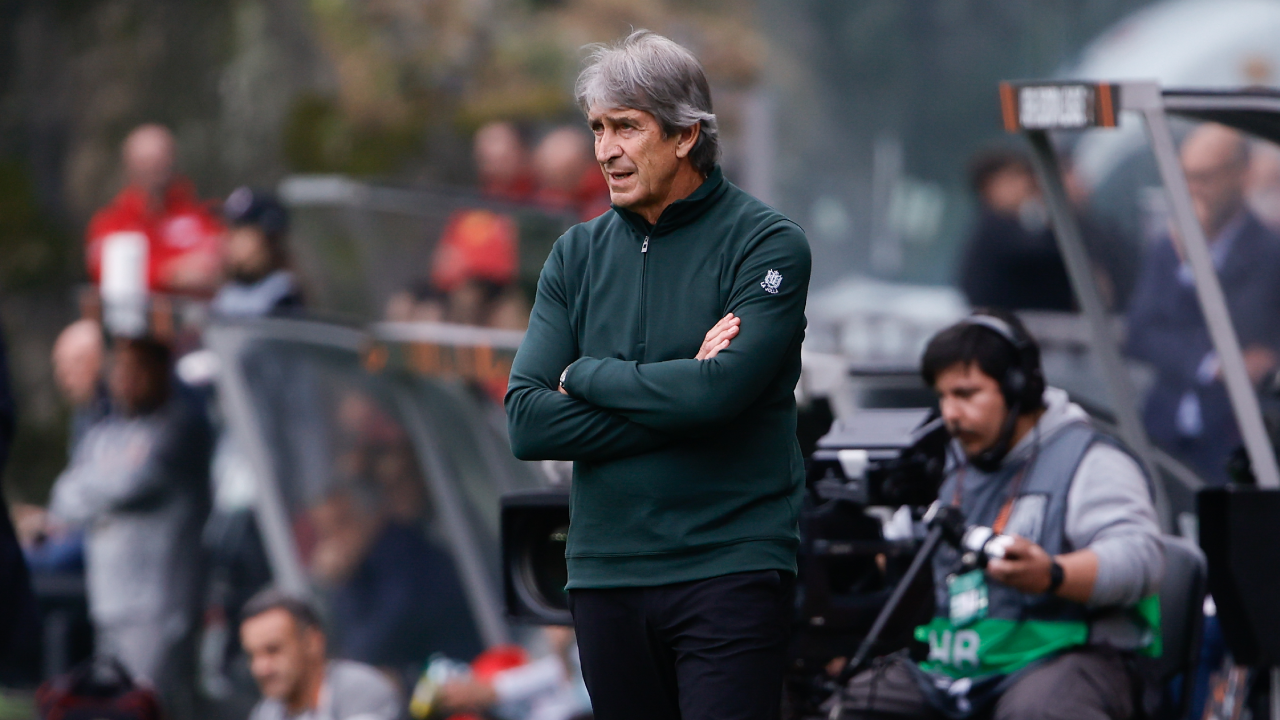 Manuel Pellegrini, treinador do Betis, durante o jogo com o Sp. Braga, na Pedreira