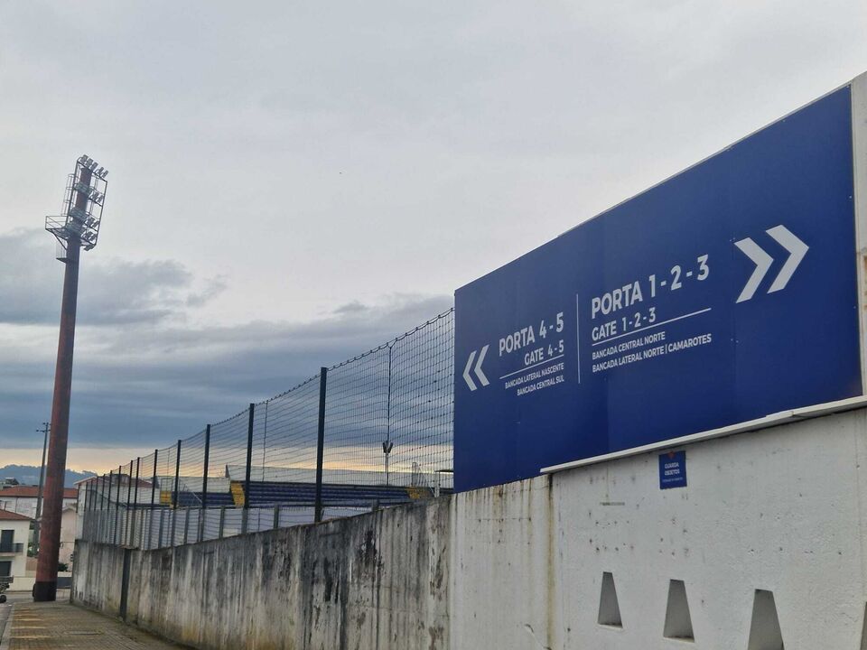 Estádio Dr. Machado de Matos com nova iluminação
