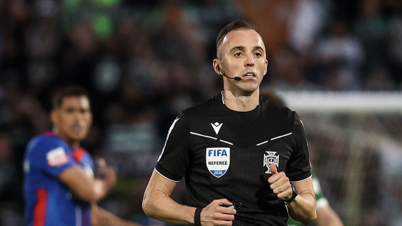 João Pinheiro celebra convocatória para o Mundial, auge da sua carreira na arbitragem