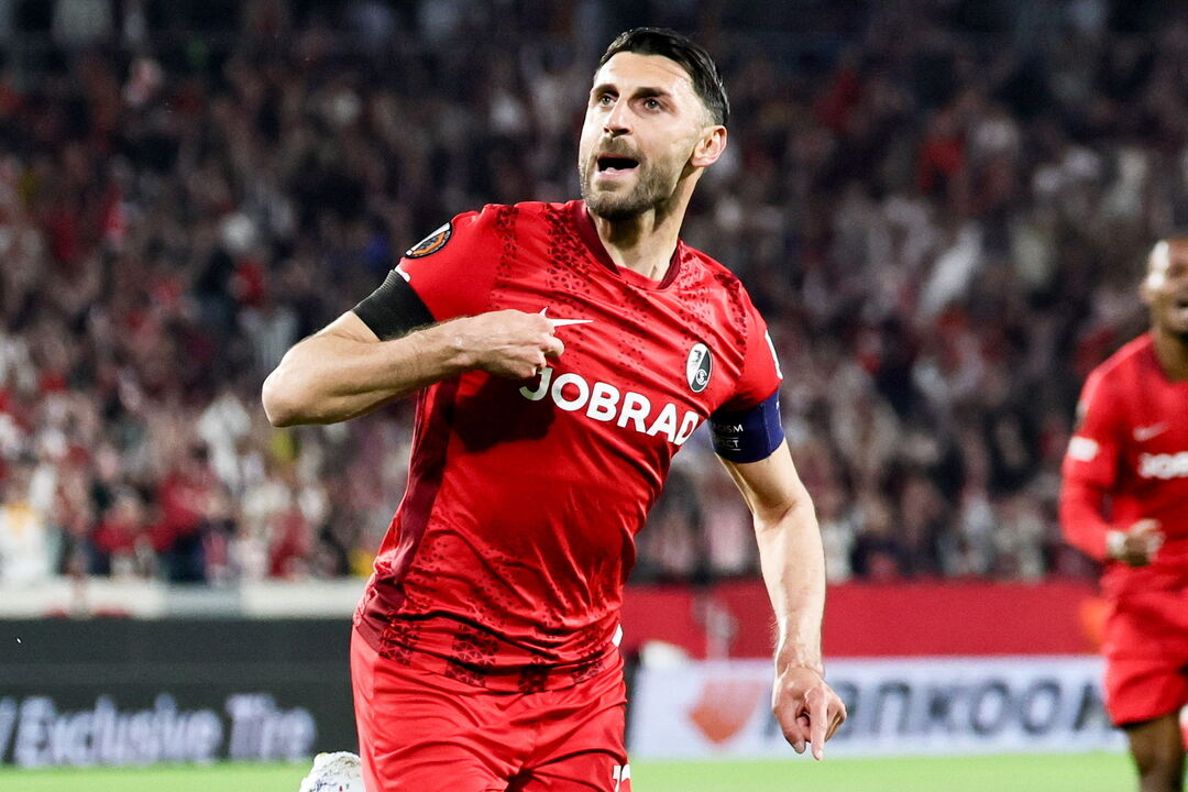 Friburgo vence Celta com 3-0 e aproxima-se das meias-finais