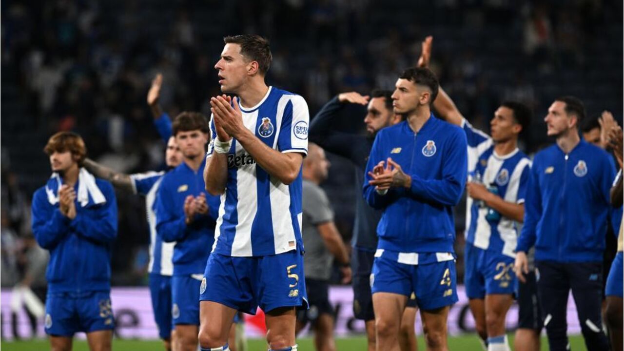 Jogadores do FC Porto no final do encontro com o Nottingham