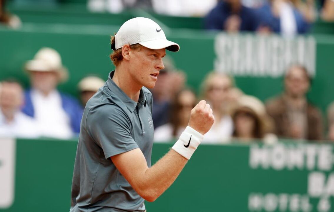 Jannik Sinner triunfa em Monte Carlo