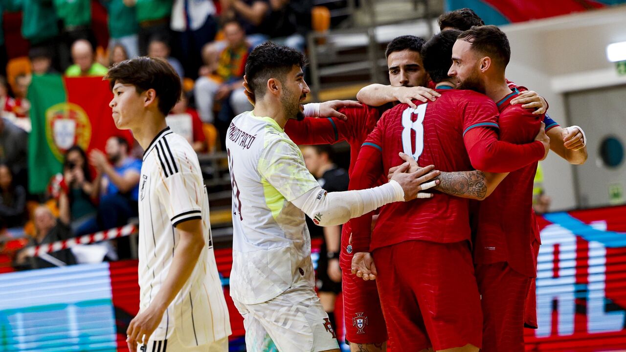 Portugal vence Japão por 3-2 em jogo de futsal