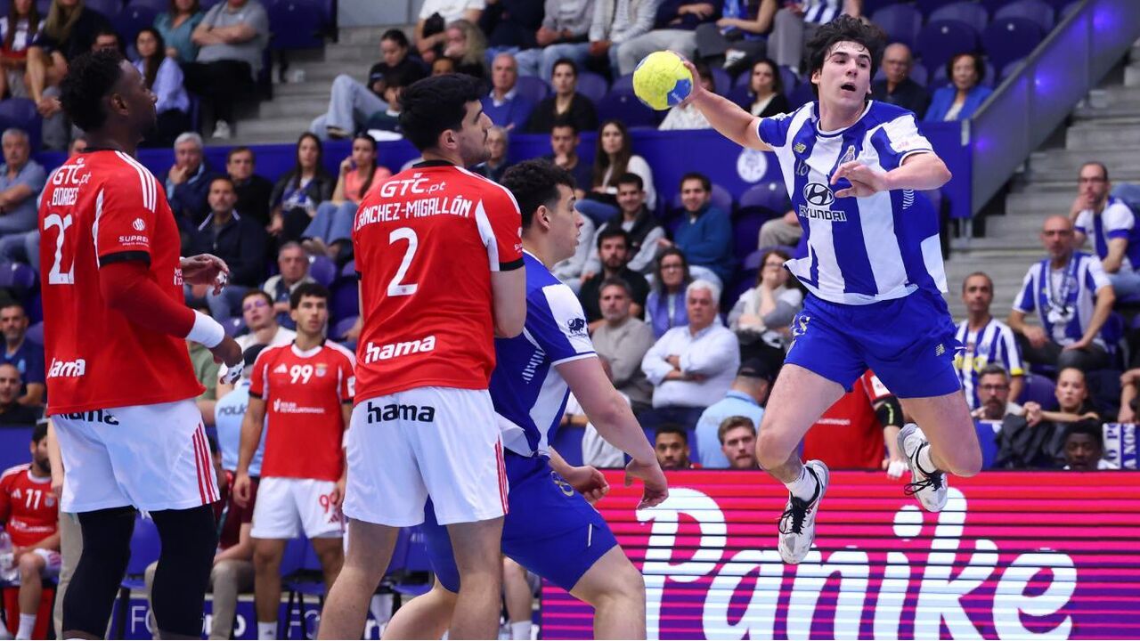 Lance no FC Porto-Benfica