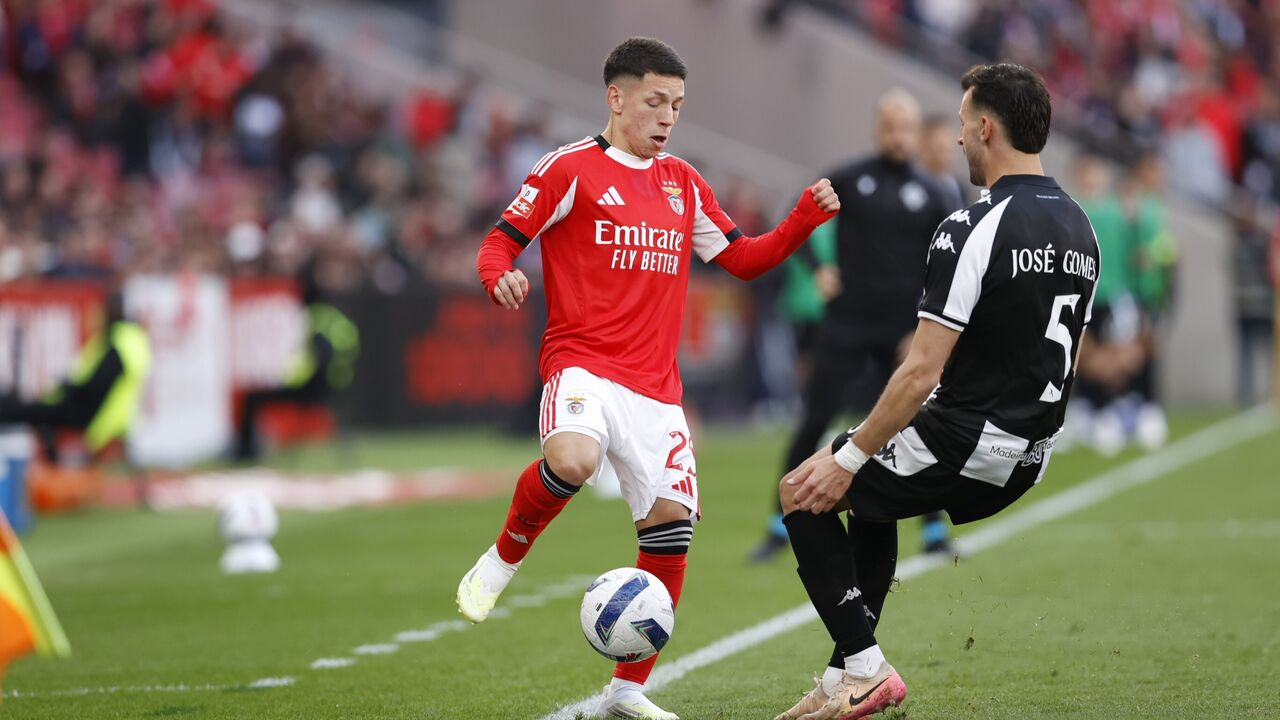 Prestianni eleito homem do jogo, após assistências no Benfica