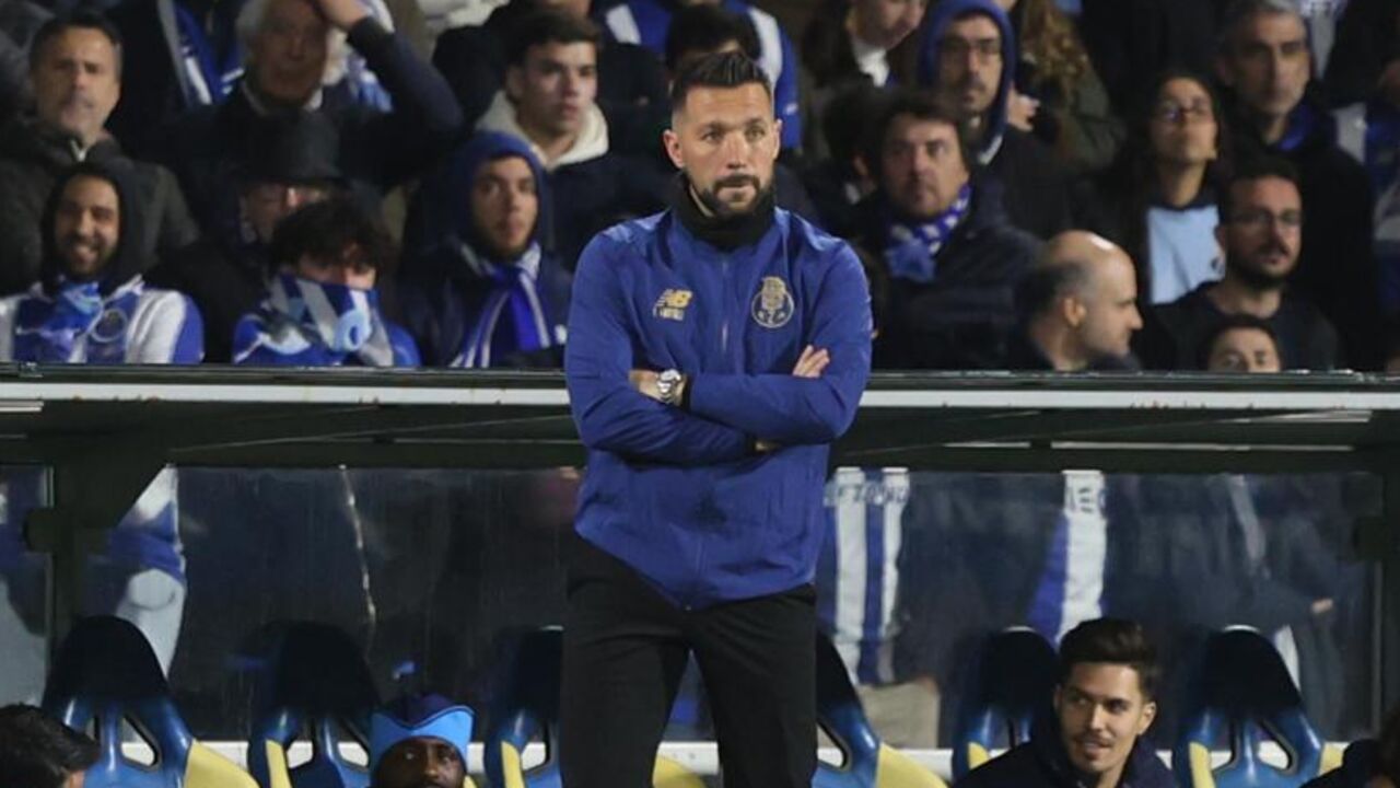 Farioli durante o Estoril-FC Porto