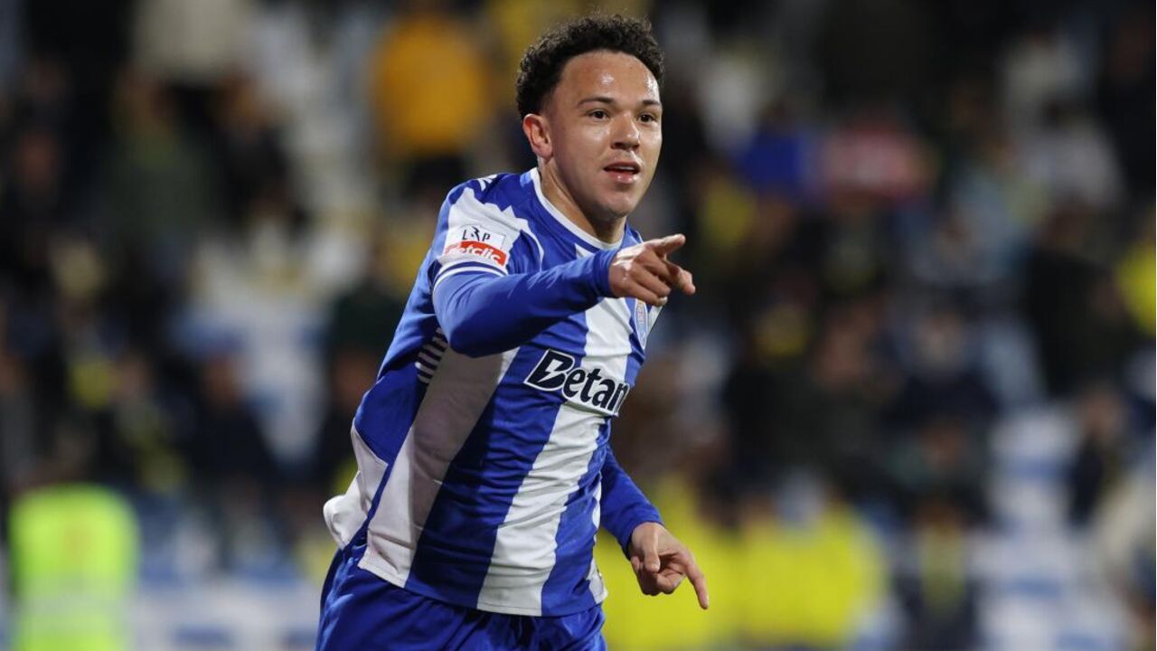 Pepê abriu caminho ao triunfo do FC Porto na Amoreira