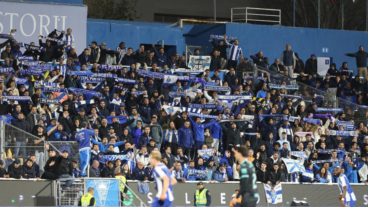 Invasão azul e branca à Amoreira