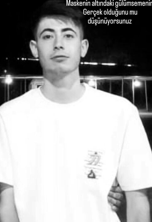 Antigo estudante invade escola na Turquia e ataca a tiro 16 pessoas