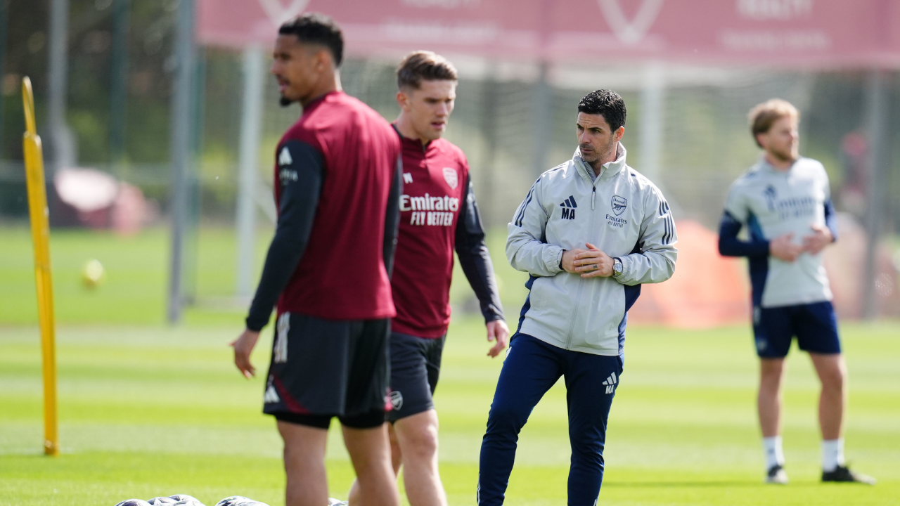 Mikel Arteta orientou o treino desta terça-feira, na véspera do duelo com o Sporting
