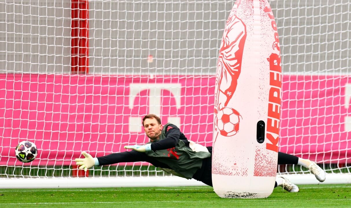 Neuer mantém foco no Bayern, apesar de rumores sobre Inglaterra