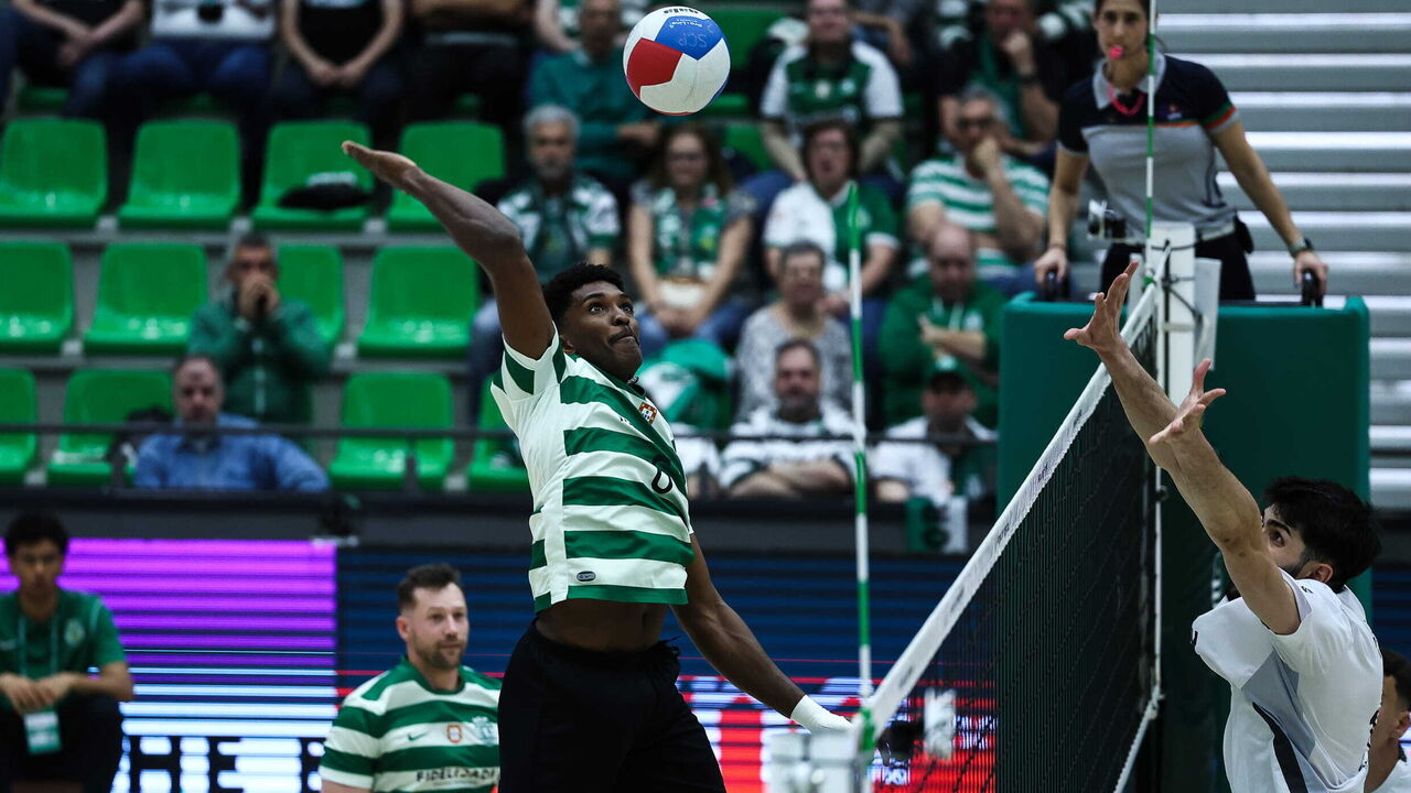 Sporting e Benfica disputam jogos decisivos nas meias-finais do playoff de voleibol