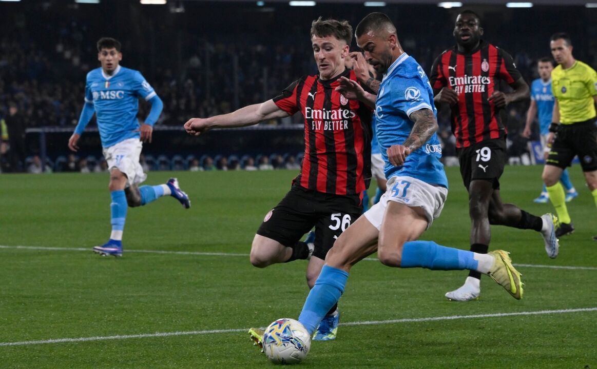 Spinazzola, lateral do Nápoles, está na mira do Milan para reforçar a equipa