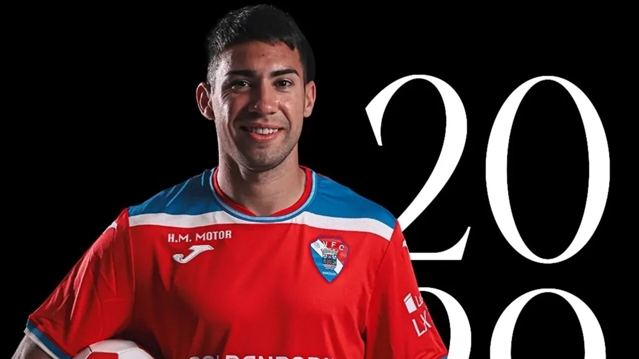 Agustin Moreira posa com a camisola do Gil Vicente Futebol Clube para a época de 2029