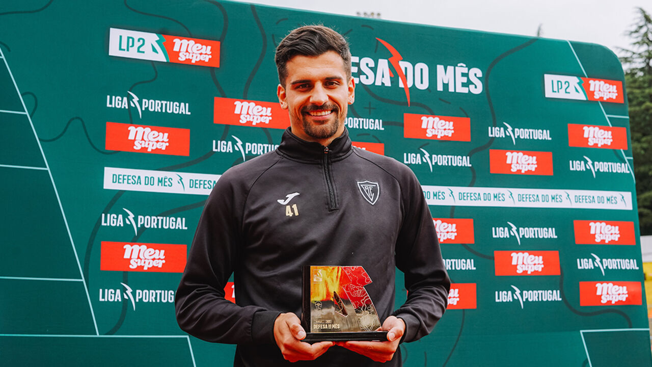 Anthony Correia recebe prémio de defesa do mês na Liga Portugal
