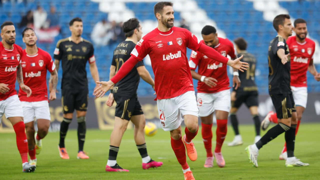 Venâncio festeja golo decisivo na primeira volta