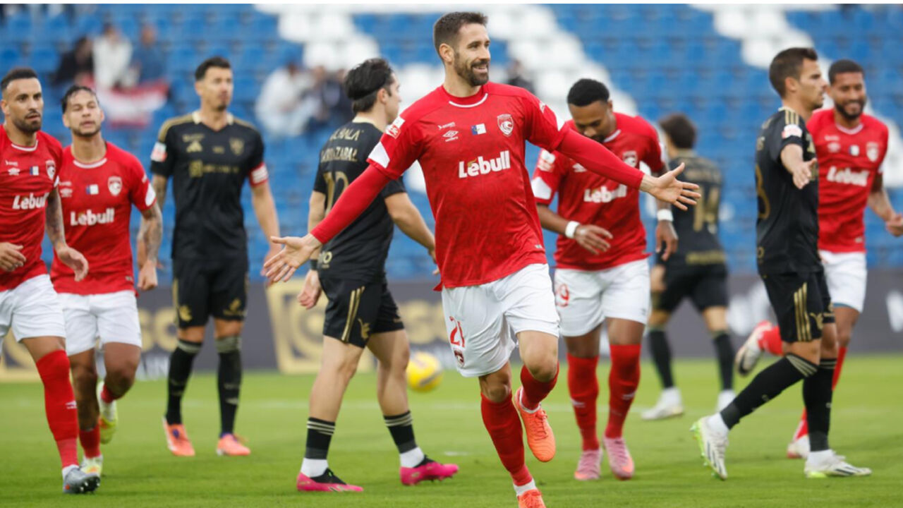 Venâncio festeja golo decisivo na primeira volta