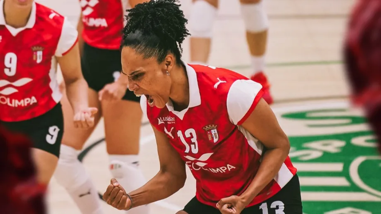 Jogadora do Braga celebra apuramento para a final do playoff frente ao Benfica