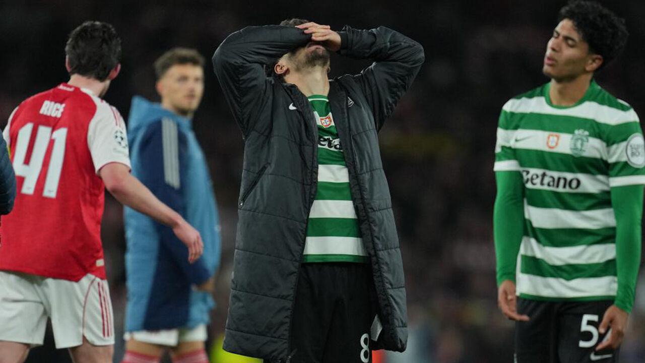 Jogadores do Sporting reagem após a eliminação frente ao Arsenal