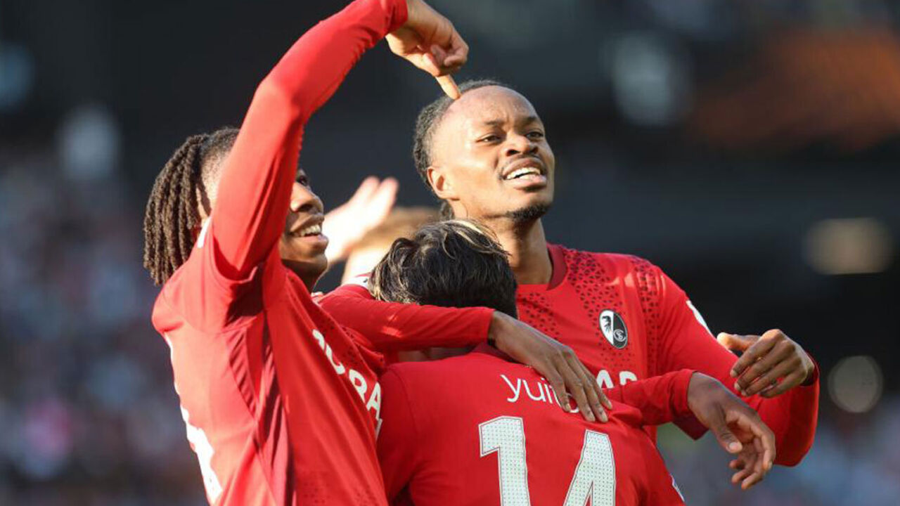 Jogadores do Friburgo a celebrar 