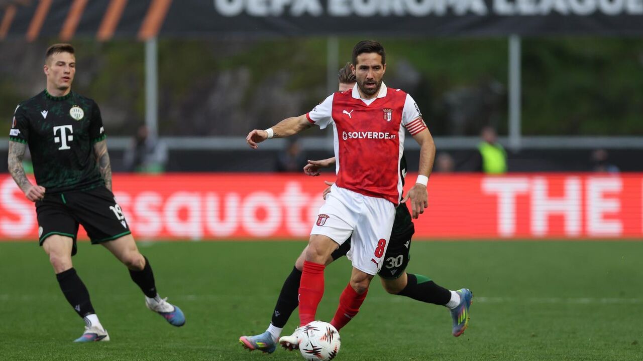 João Moutinho disputa jogo da Liga Europa e faz história no futebol europeu