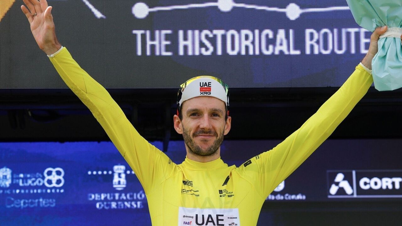 Adam Yates lidera O Gran Camiño após vitória na etapa rainha