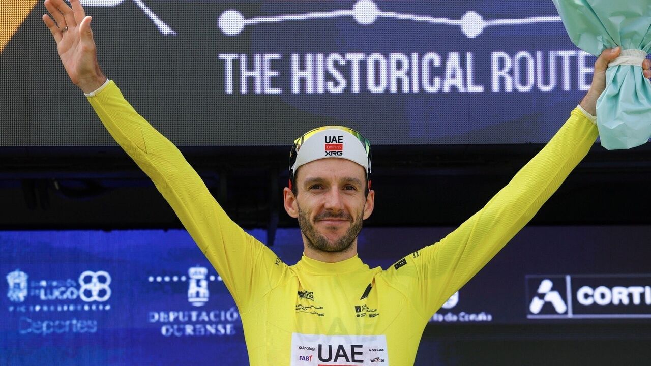 Adam Yates lidera O Gran Camiño após vitória na etapa rainha