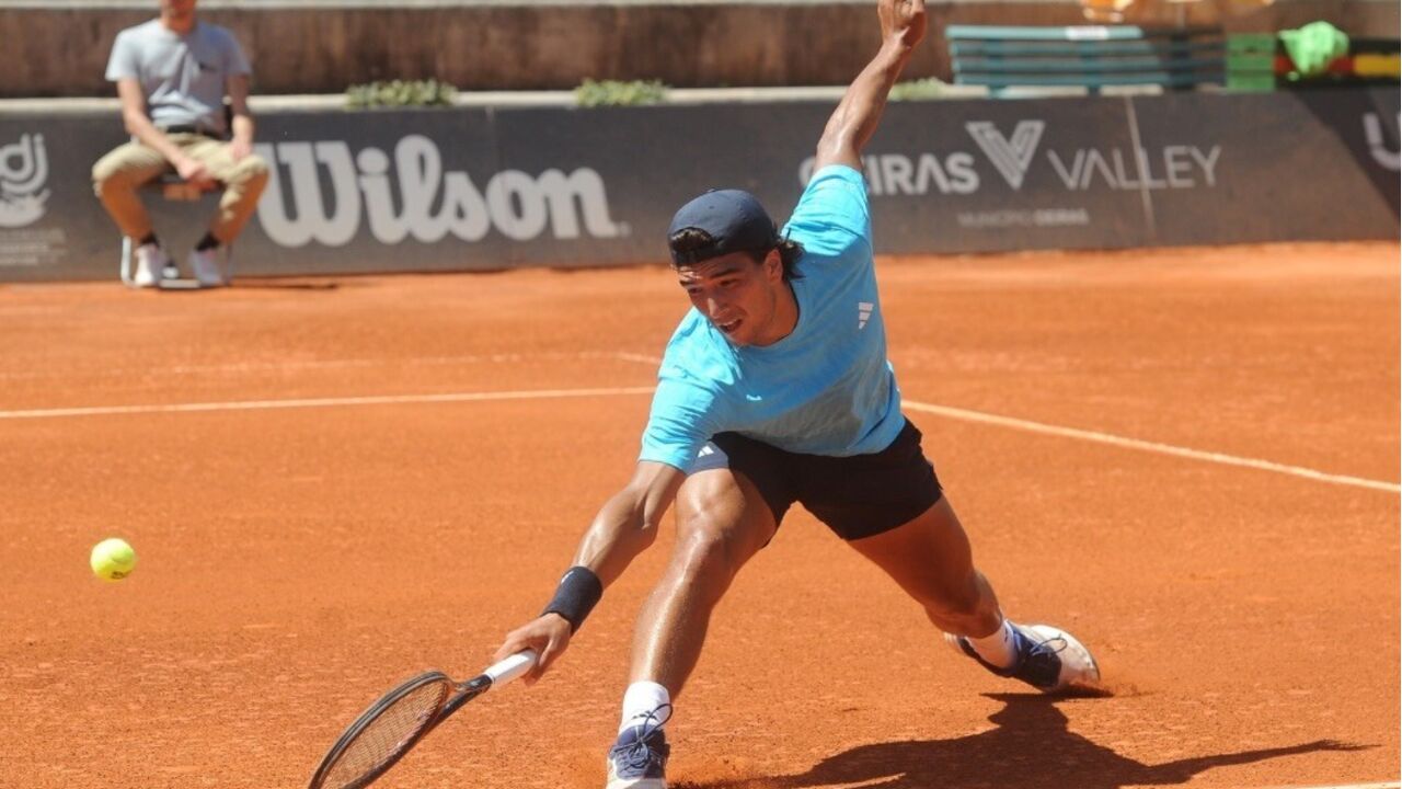 Henrique Rocha joga ténis no Oeiras Open, mas perde nas meias-finais contra Roman Safiullin