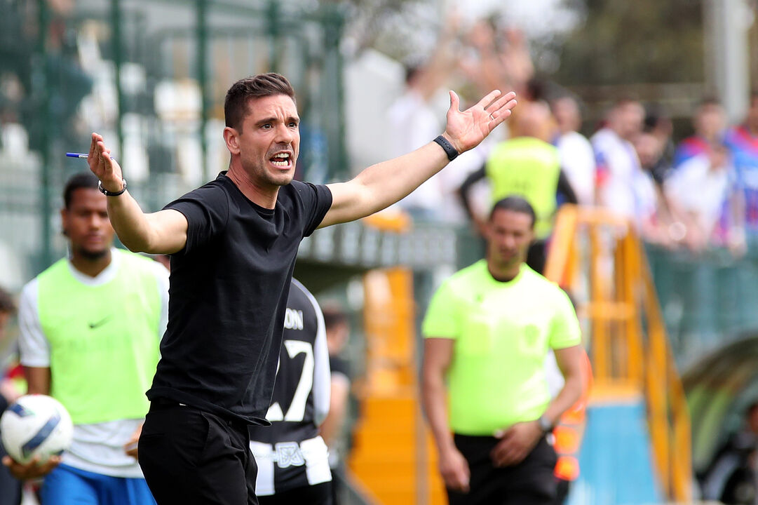 Tiago Margarido no jogo com o Alverca na Choupana