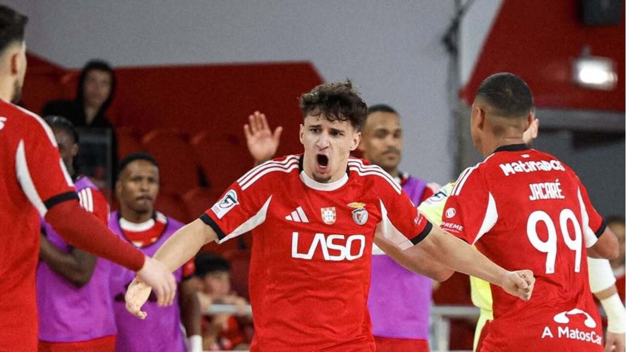 Benfica vence Leões de Porto Salvo