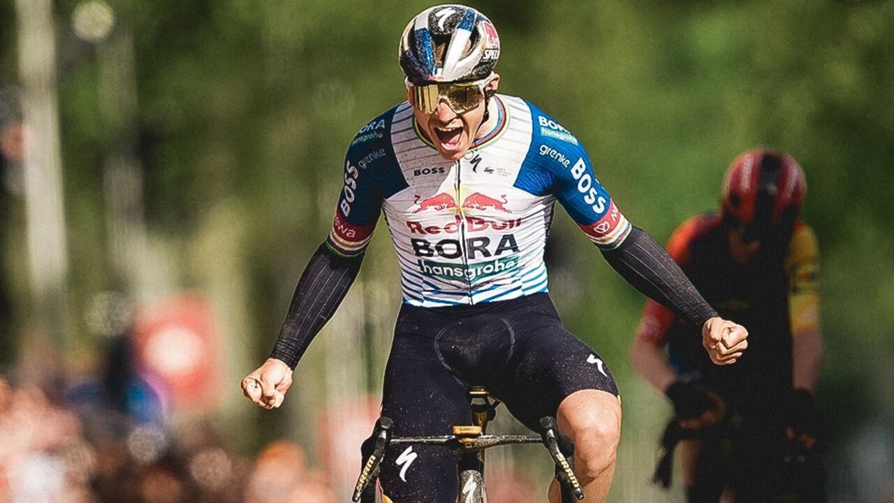 Remco Evenepoel venceu a Amstel Gold Race contra Skjelmose e Cosnefroy