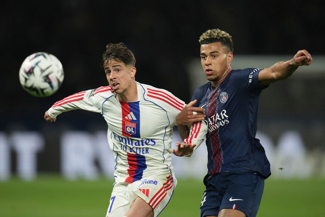 Jogo entre Lyon e Paris Saint-Germain