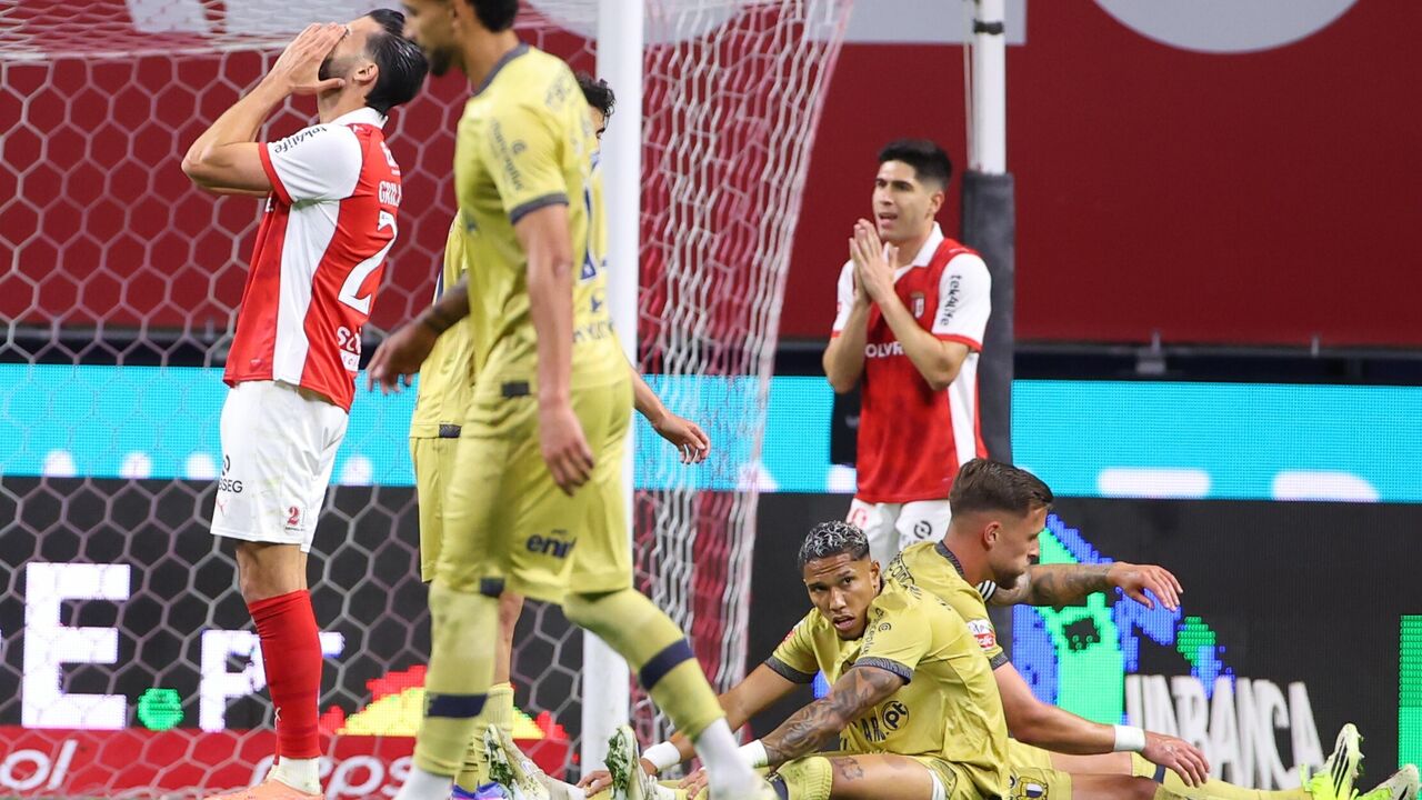 Sp. Braga e Famalicão discutem durante o jogo