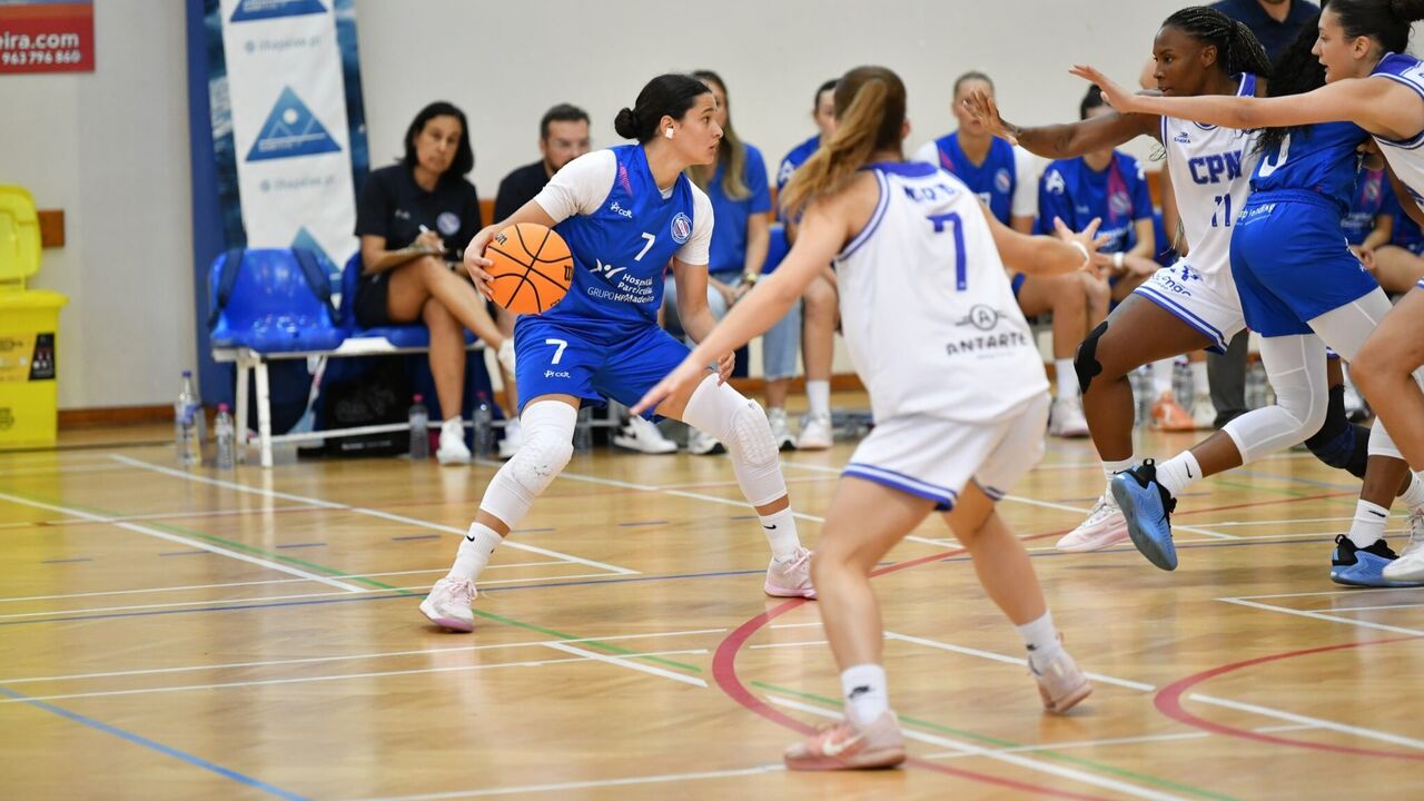Basquetebol feminino: equipa da Escola Francisco Franco lidera Grupo Promoção
