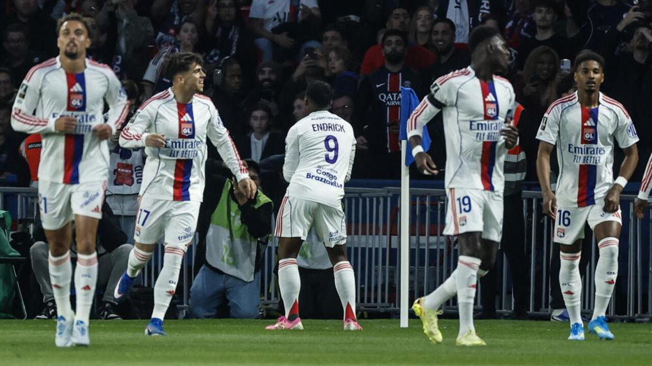 Endrick festeja o golo marcado ao PSG