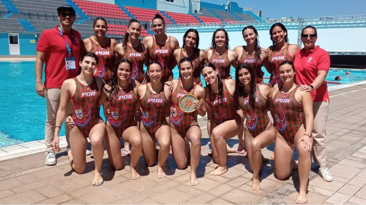 Equipa portuguesa de polo aquático celebra vitória contra o Cazaquistão na Taça do Mundo.
