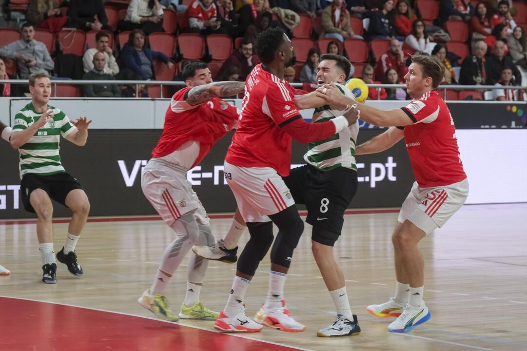 Benfica-Sporting em andebol