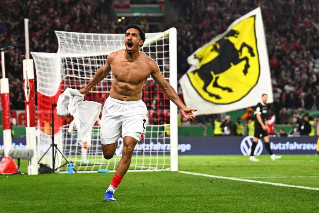 Tiago Tomás celebra o golo da vitória do Estugarda