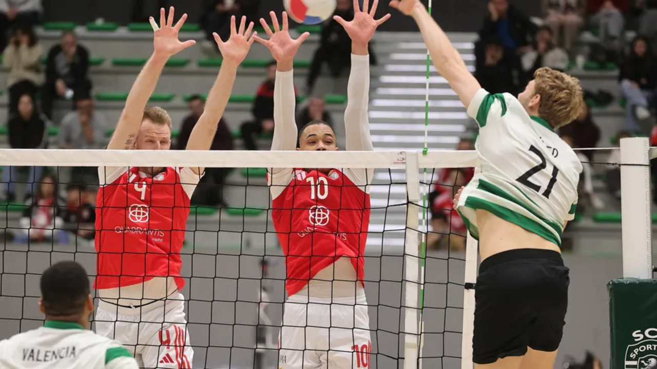 Jogo de voleibol no Pavilhão João Rocha entre Sporting e Benfica