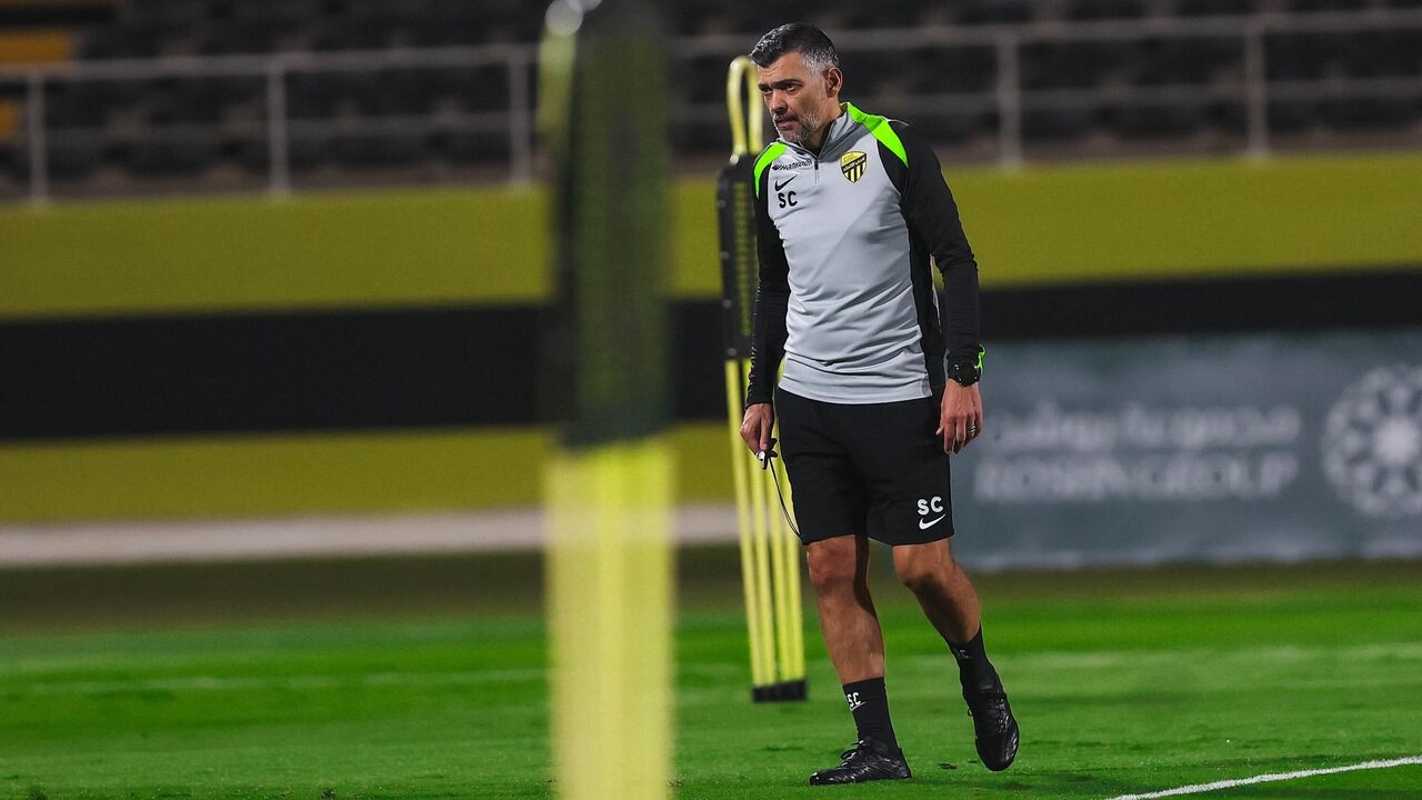 Sérgio Conceição durante treino do Al Ittihad