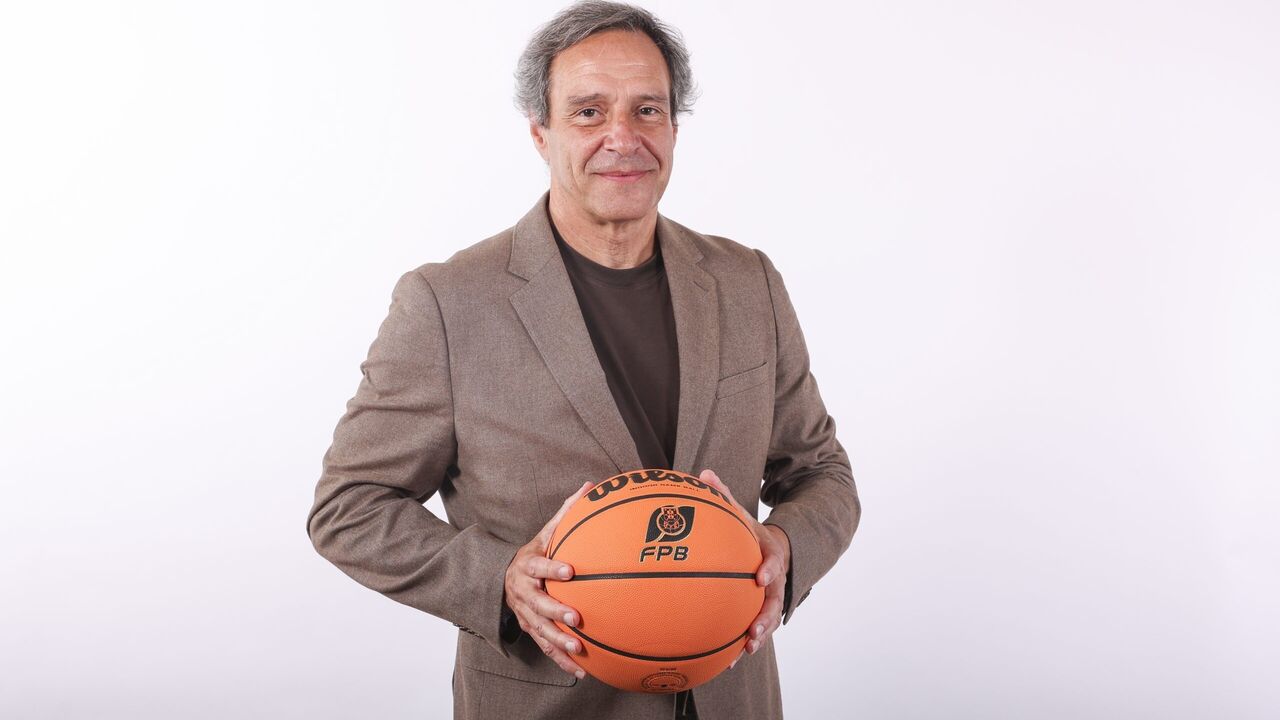 João Carvalho celebra presidência na Federação Portuguesa de Basquetebol